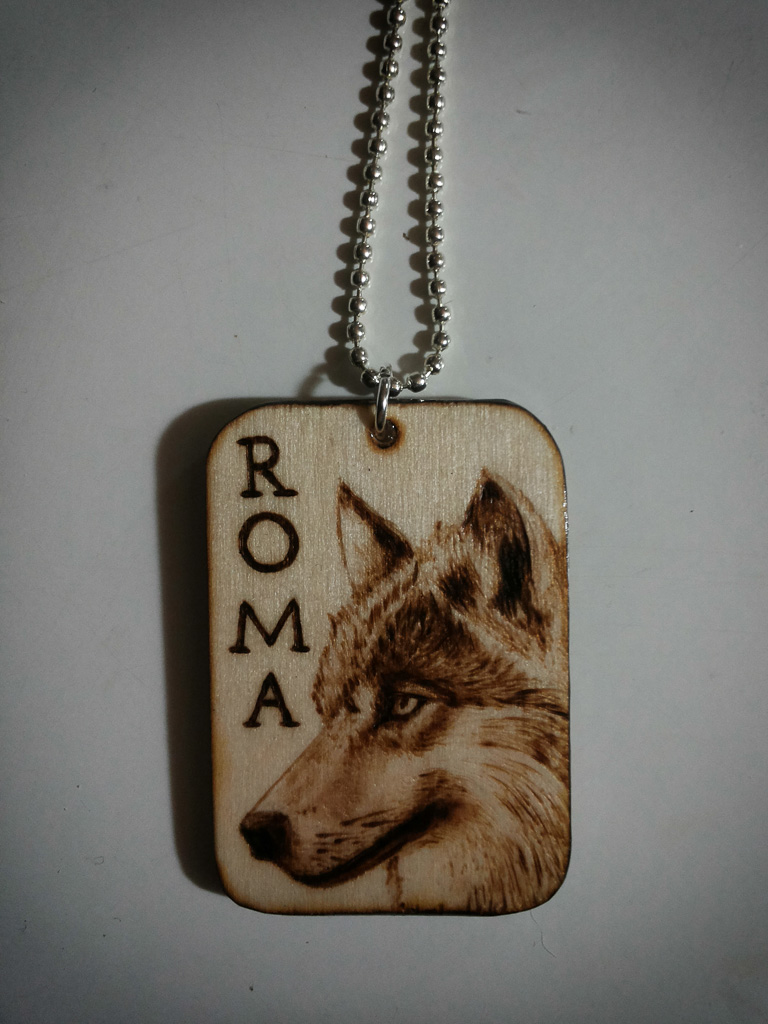 Collana con ciondolo in legno | Lupa Roma